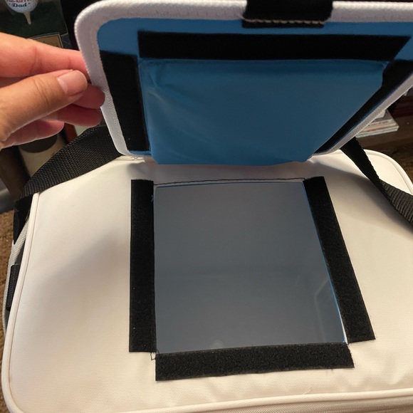 Igloo small insulated Seadrift Hardliner cooler bag or FREE w/ $300+ purchase - Picture 4 of 6